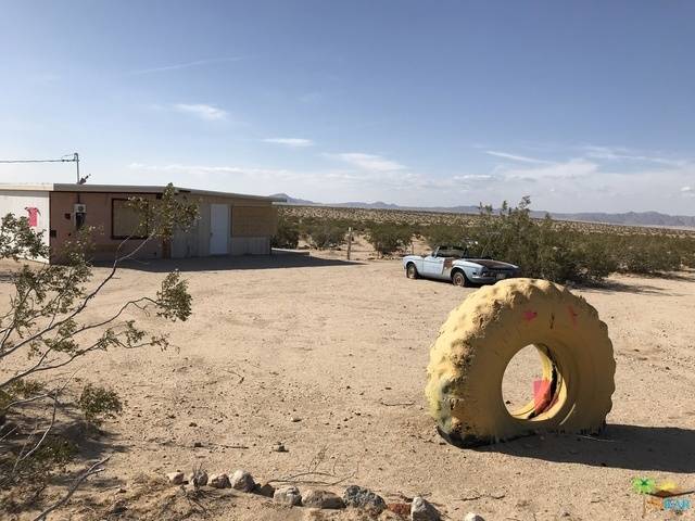 Joshua Tree, CA 92252,66054 Daisy LN