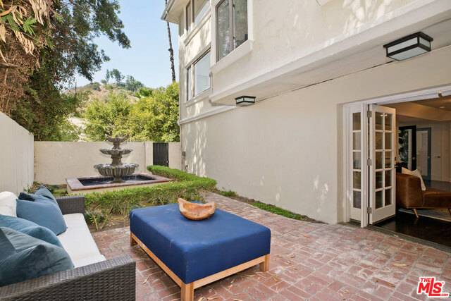 Los Angeles, CA 90069,1438 N DOHENY DR