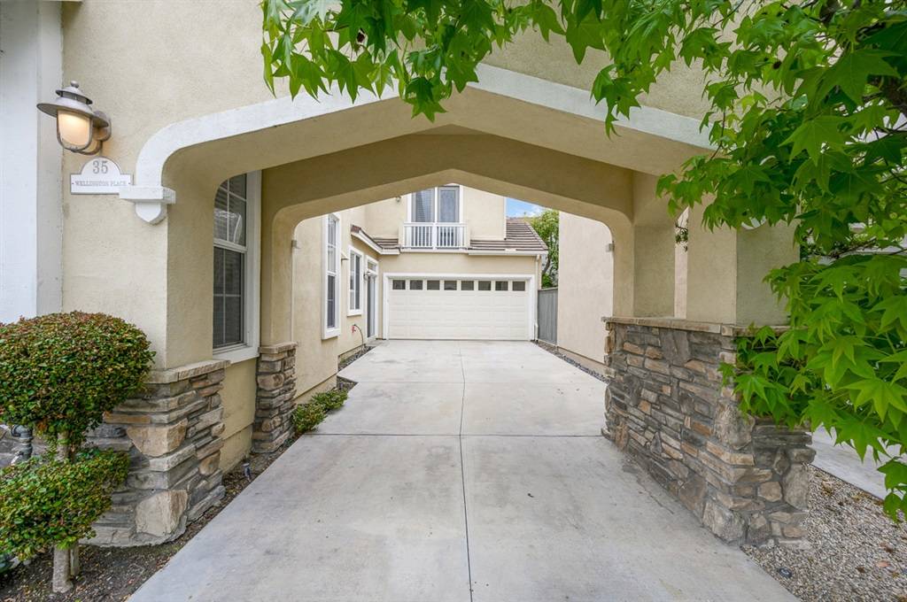 Aliso Viejo, CA 92656,35 Wellington Place