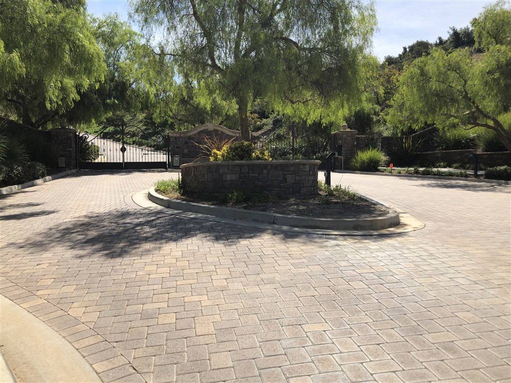 Bonsall, CA 92003,30329 Montrachet