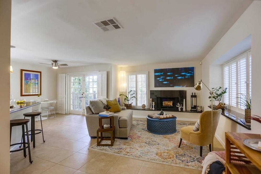 La Jolla, CA 92037,8650 Villa La Jolla Drive #1