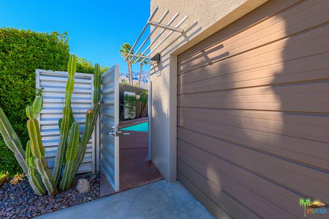 Palm Springs, CA 92264,663 DUNES CT