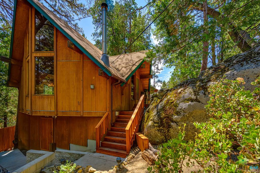 Idyllwild, CA 92549,53305 Forest Lake DR