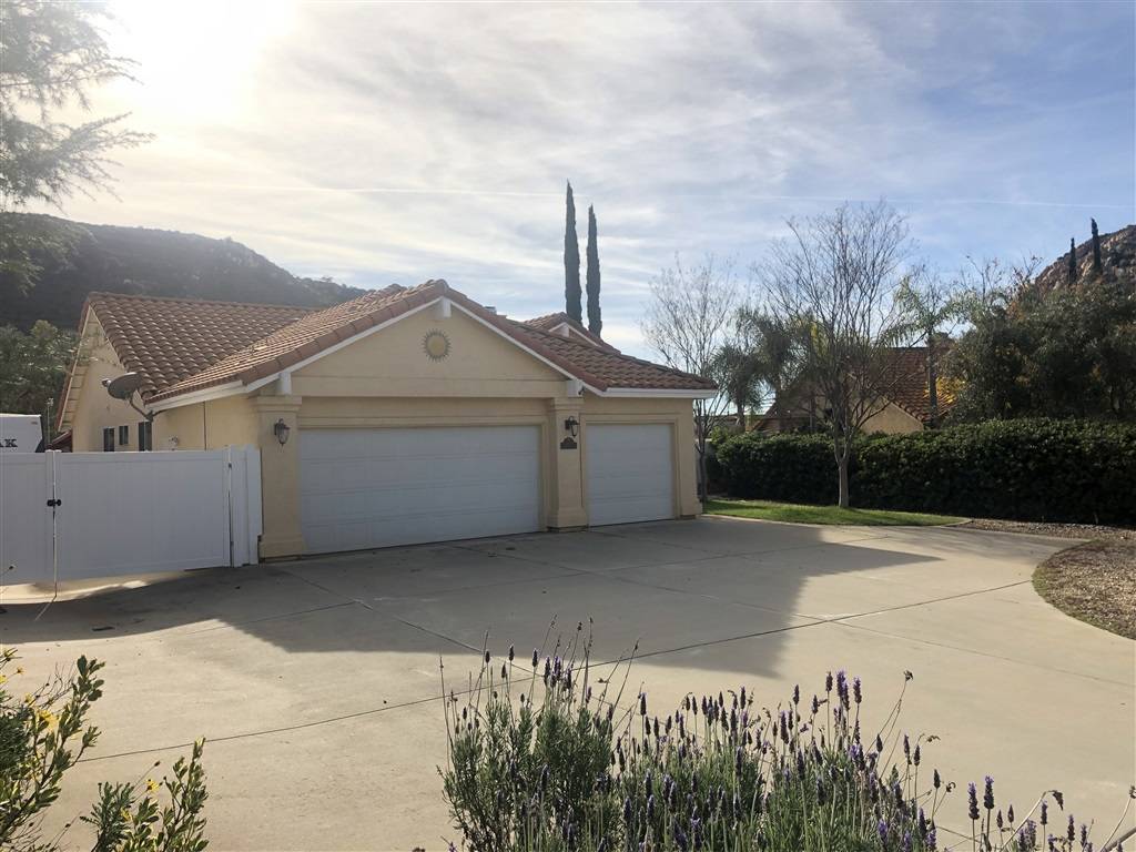 Alpine, CA 91901,8873 Chestnut Roan Way