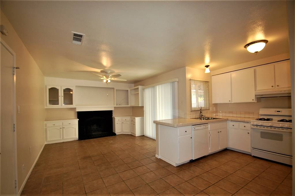 Oceanside, CA 92056,3533 Strawberry Place