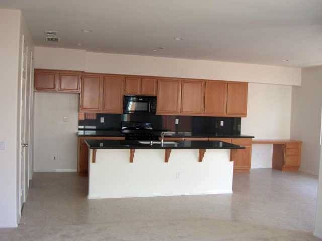 Perris, CA 92571,1662 ALBERHILL
