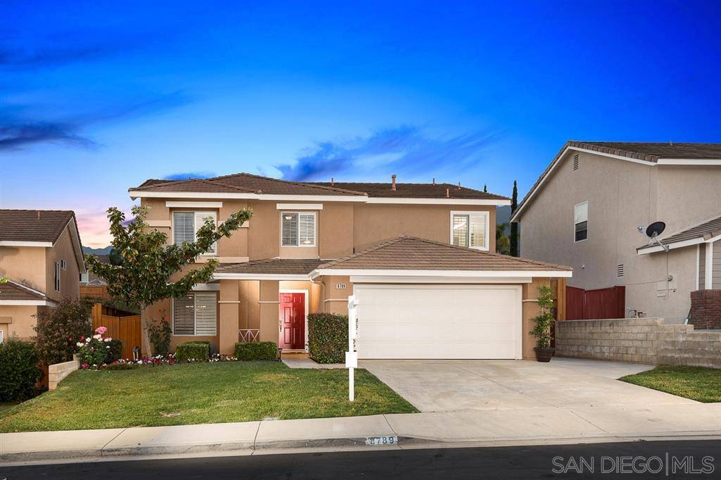 Corona, CA 92883,8789 Dahlia Drive