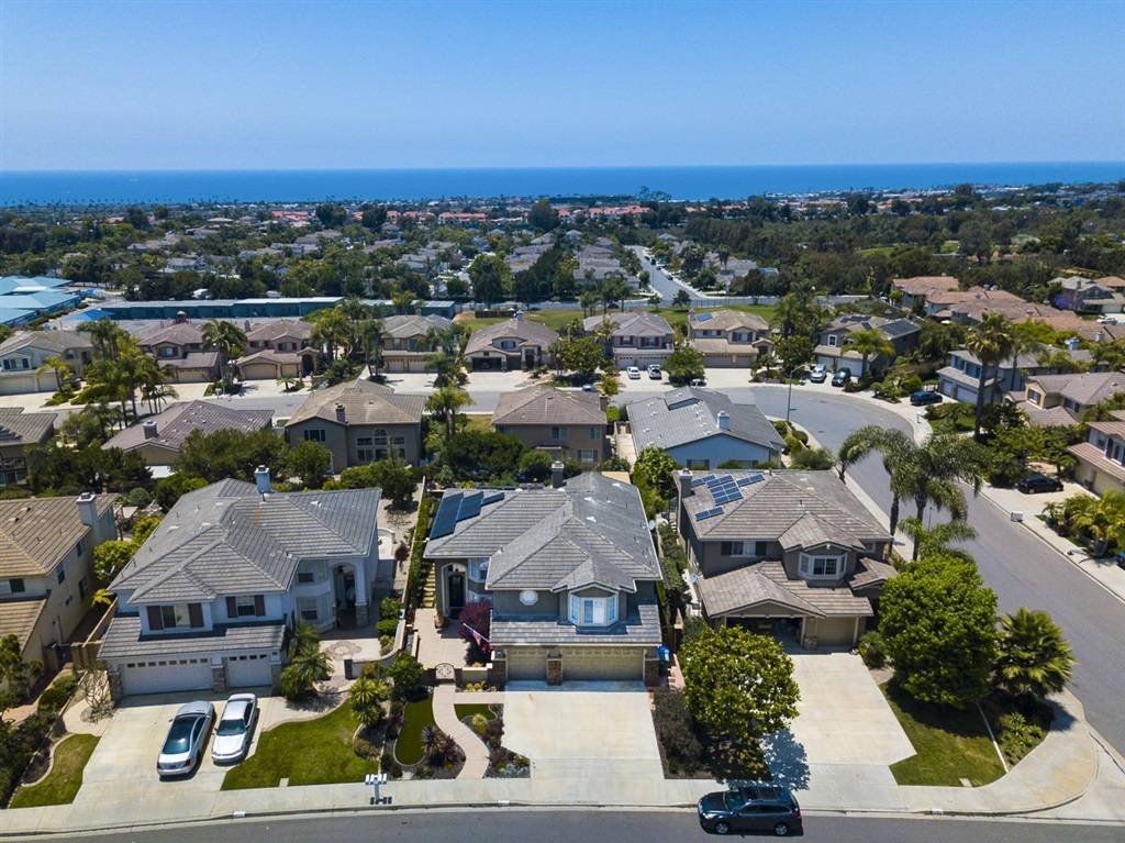 Carlsbad, CA 92011,6711 Blue Point Dr