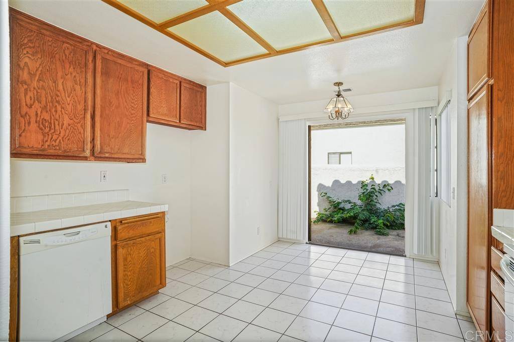 Bonita, CA 91902,4552 Villas Dr