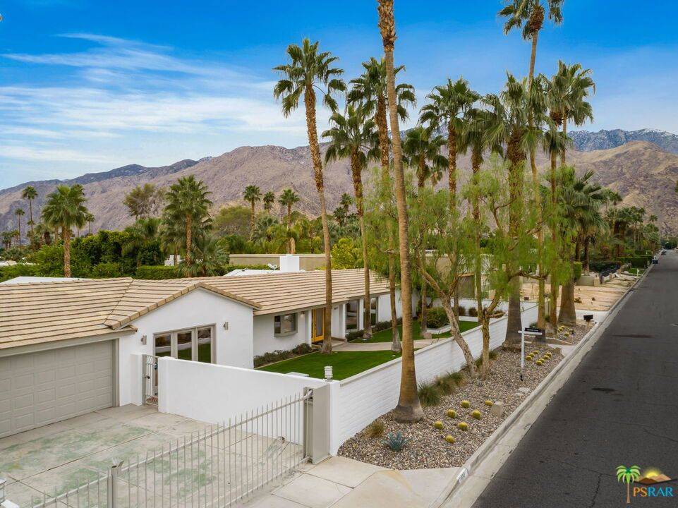 Palm Springs, CA 92262,887 E MEL AVE