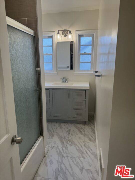 Los Angeles, CA 90038,750 N St Andrews PL #102