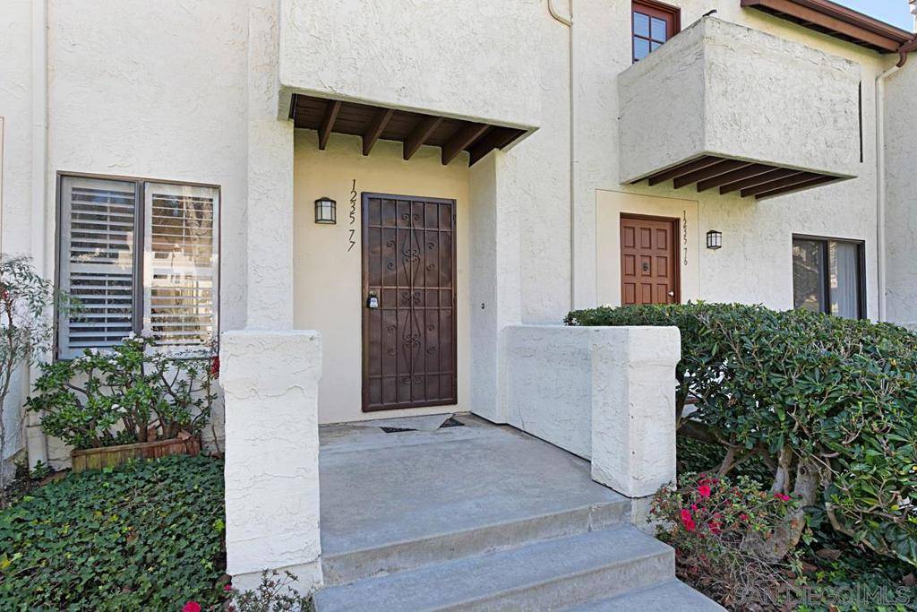 San Diego, CA 92111,1235 River Glen Row #77