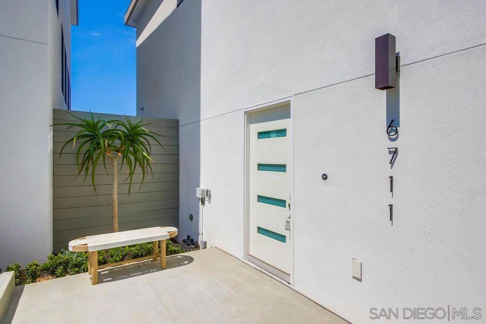 San Diego, CA 92111,6711 Zane Court