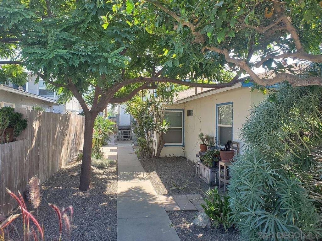 San Diego, CA 92107,5073 79 Lotus Street