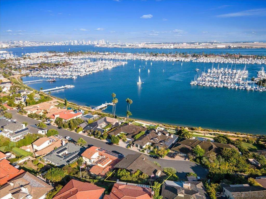 San Diego, CA 92106,850 San Antonio Place