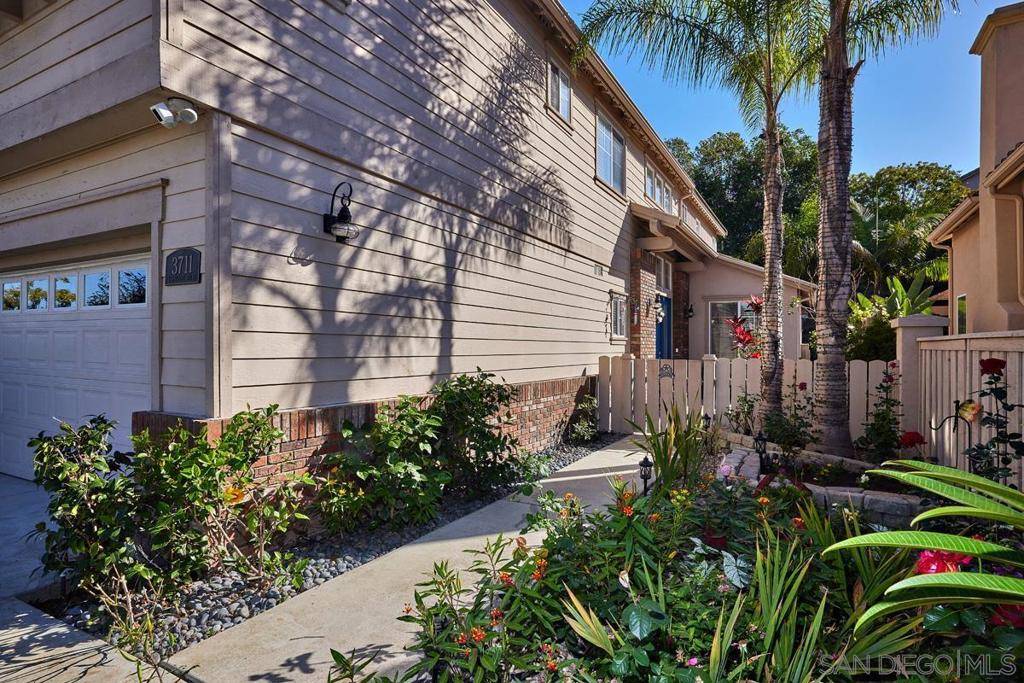 Carlsbad, CA 92010,3711 Sandpoint Court