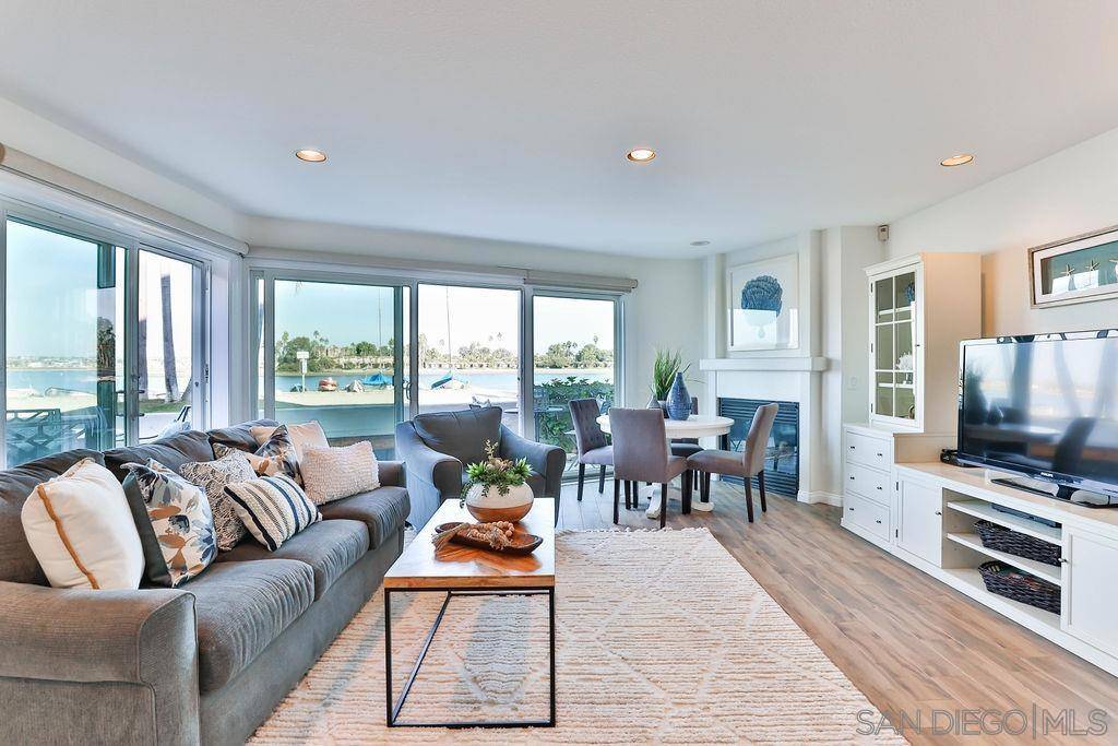 San Diego, CA 92109,3268 Bayside Walk