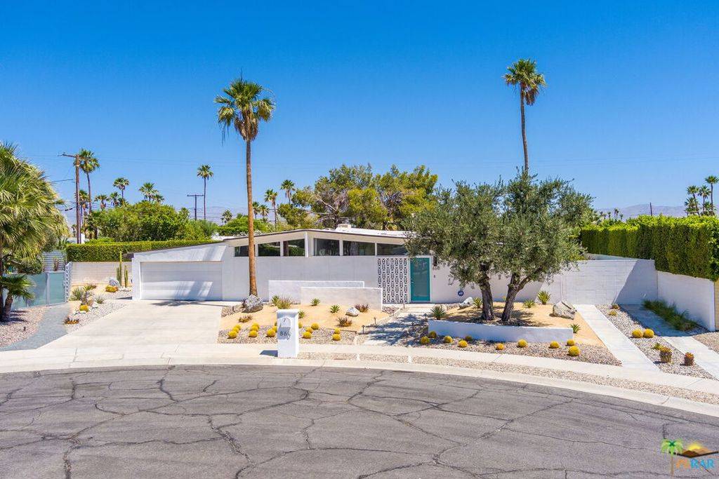 Palm Springs, CA 92262,860 E Grace CIR