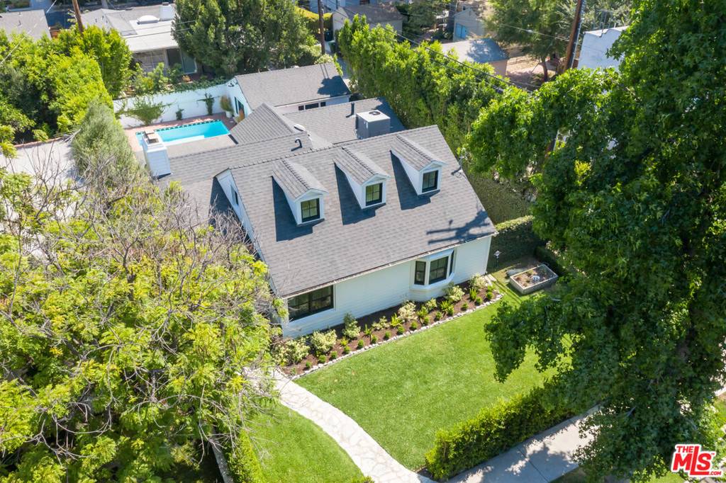 Toluca Lake, CA 91602,10542 Bloomfield ST