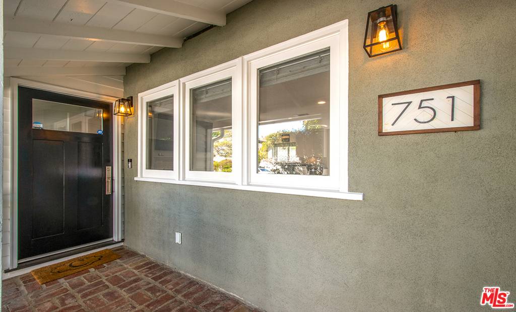 Pacific Palisades, CA 90272,751 Hartzell ST