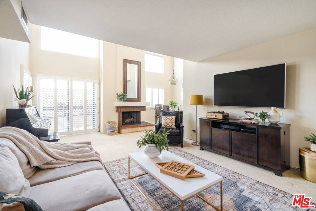 Sherman Oaks, CA 91403,4675 Willis AVE #307