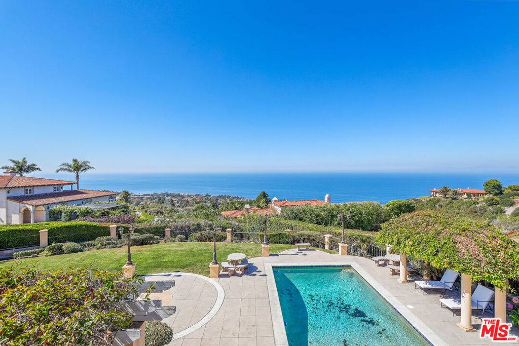 Palos Verdes Estates, CA 90274,1549 Via Lopez