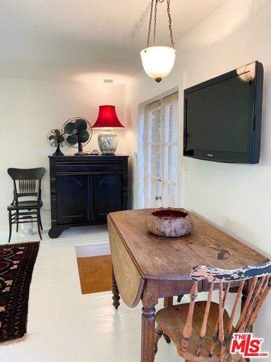 Los Angeles, CA 90046,1602 Courtney AVE