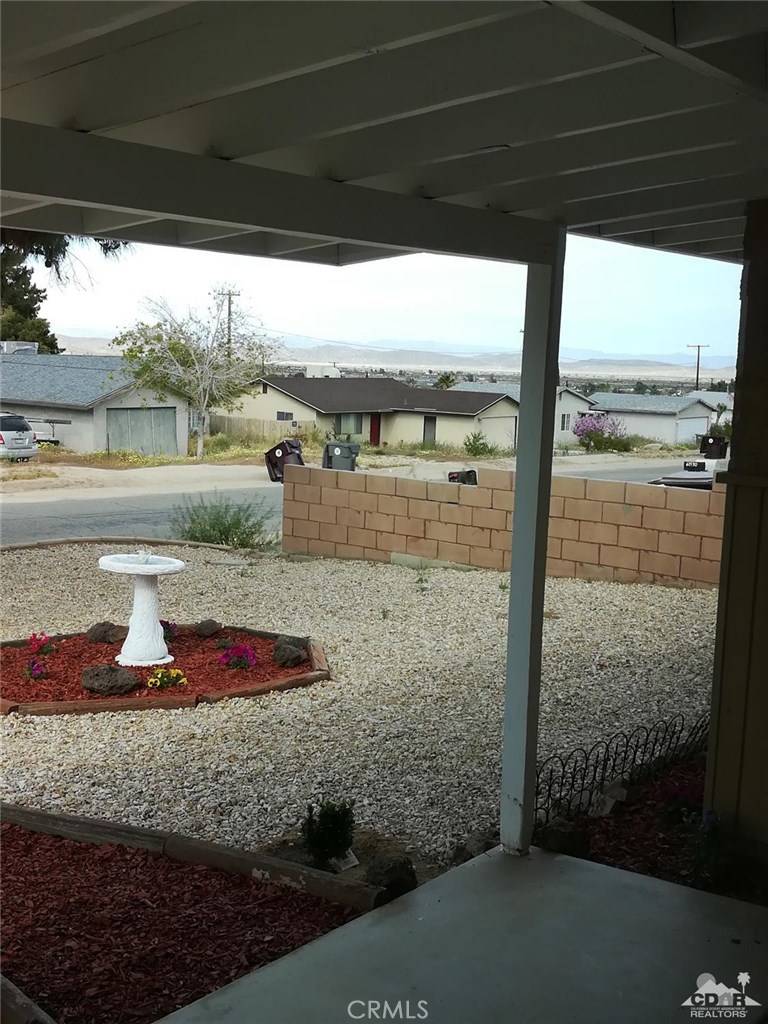 Joshua Tree, CA 92252,61513 Sunburst DR