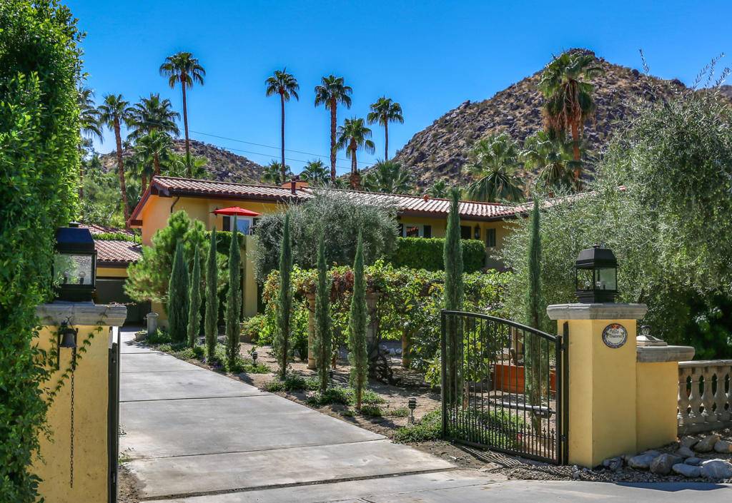 Palm Springs, CA 92264,213 W Camino Descanso