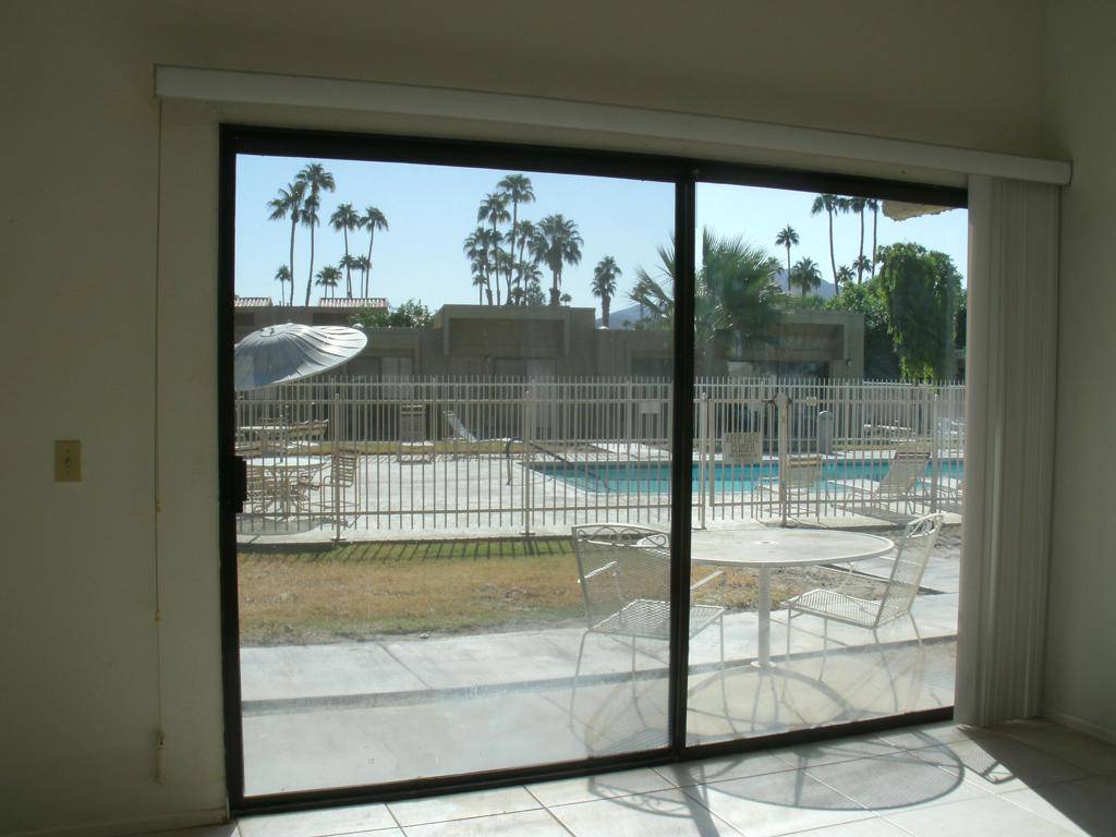 Palm Springs, CA 92264,5738 Los Coyotes DR