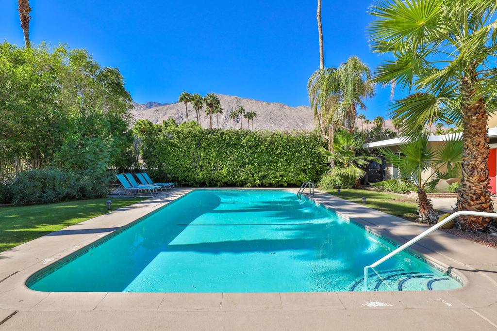 Palm Springs, CA 92264,980 E Parocela PL