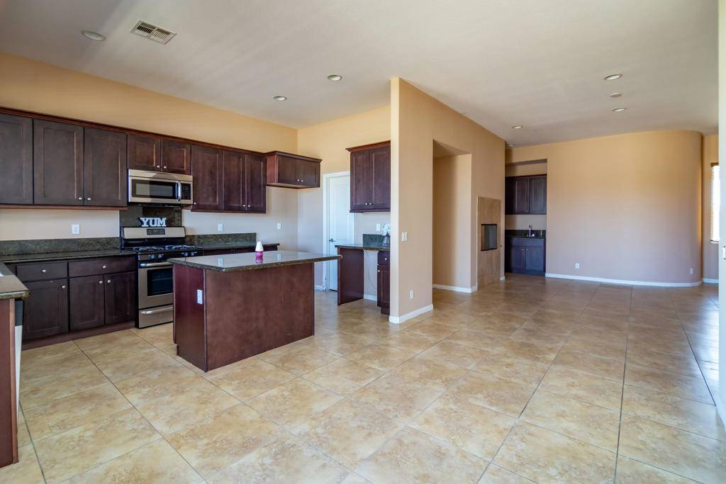 Coachella, CA 92236,86222 Grenache LN