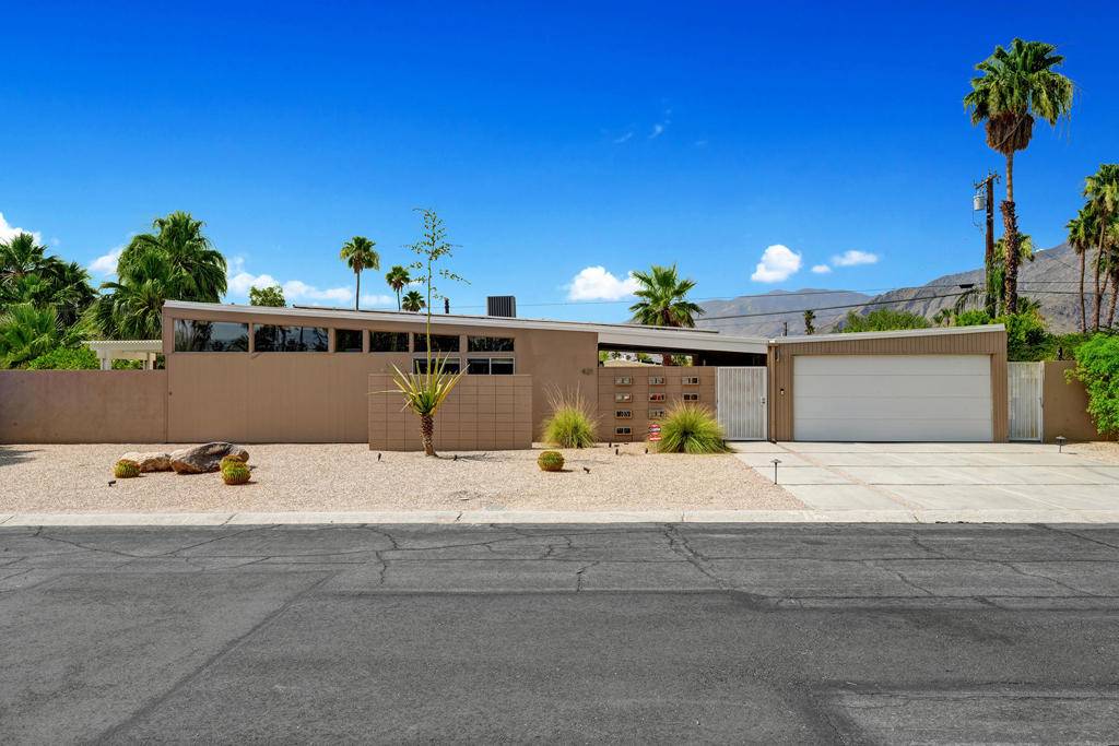 Palm Springs, CA 92262,421 E Desert Holly CIR