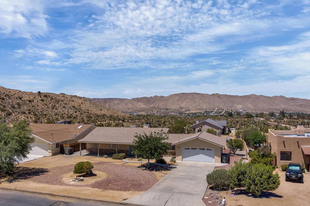 Yucca Valley, CA 92284,56070 Desert Gold DR