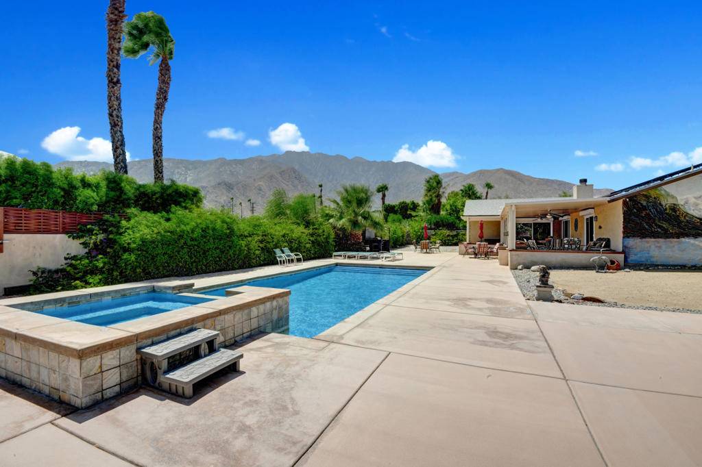 Palm Springs, CA 92262,399 W Santa Catalina RD