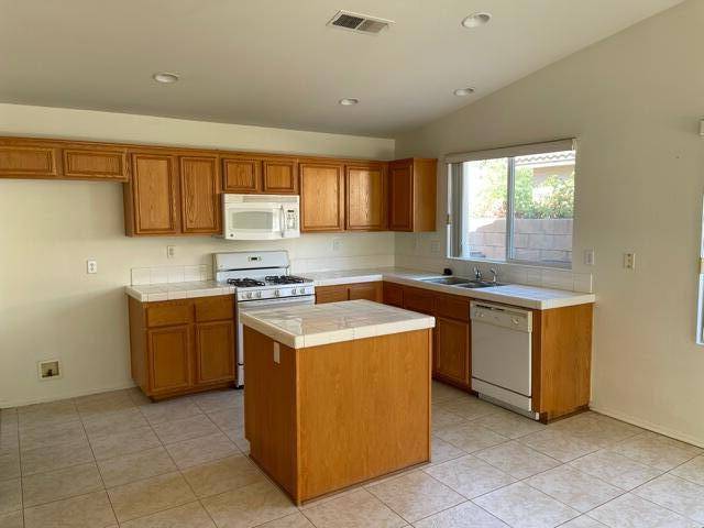 La Quinta, CA 92253,45950 Las Colinas