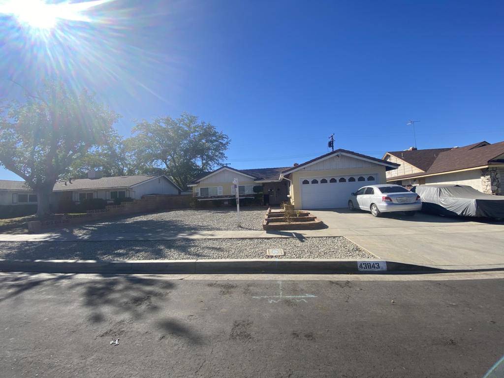 Lancaster, CA 93534,43843 Cedar AVE