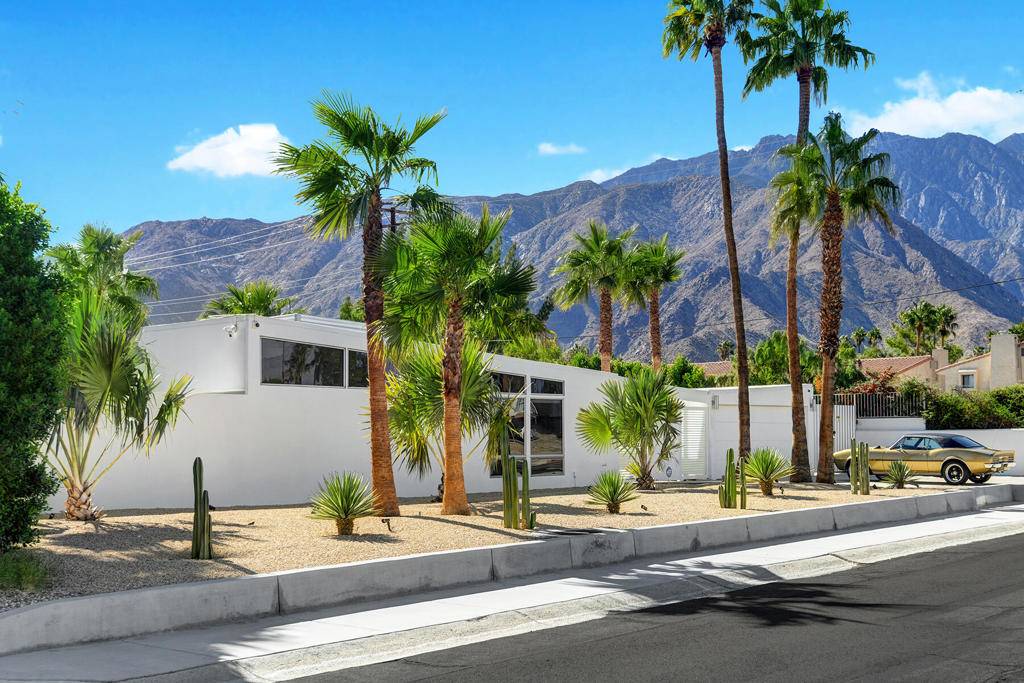 Palm Springs, CA 92262,325 E Francis DR