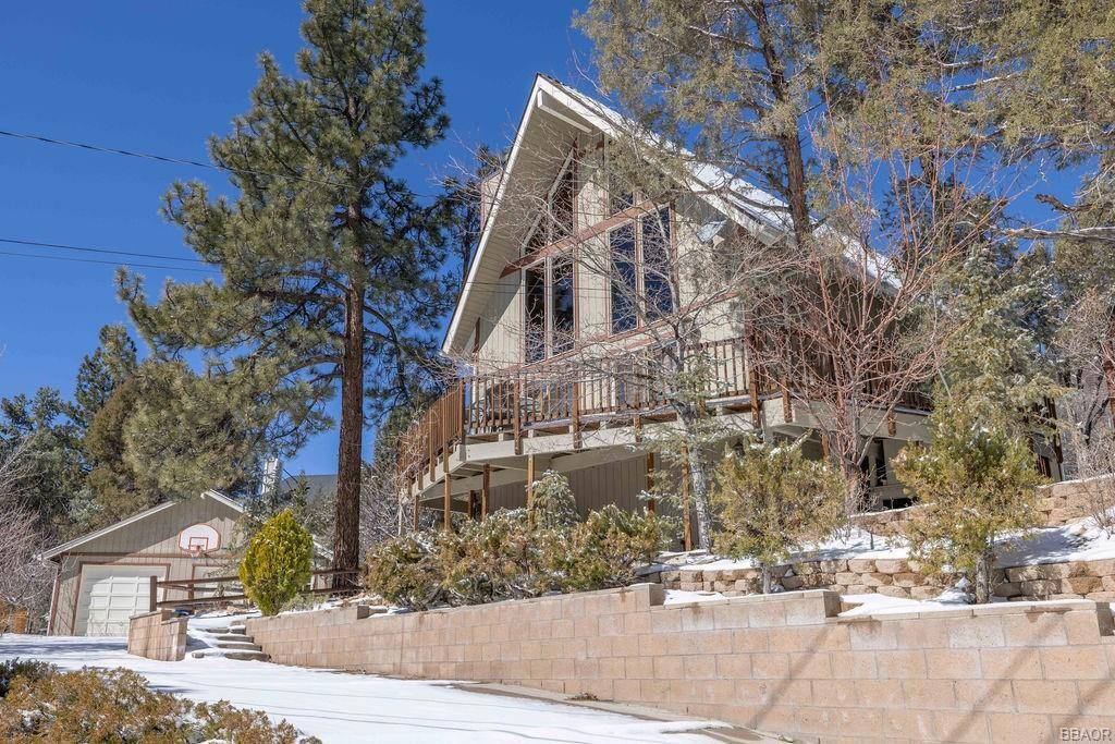 Big Bear, CA 92314,1061 Whispering Forest DR