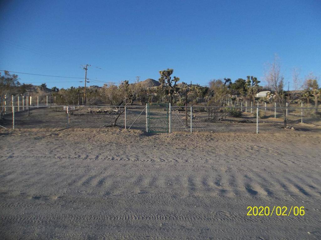 Yucca Valley, CA 92284,57556 Warren Way