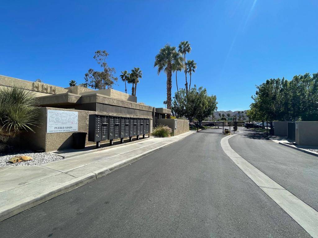 Palm Springs, CA 92262,483 Bradshaw LN #14