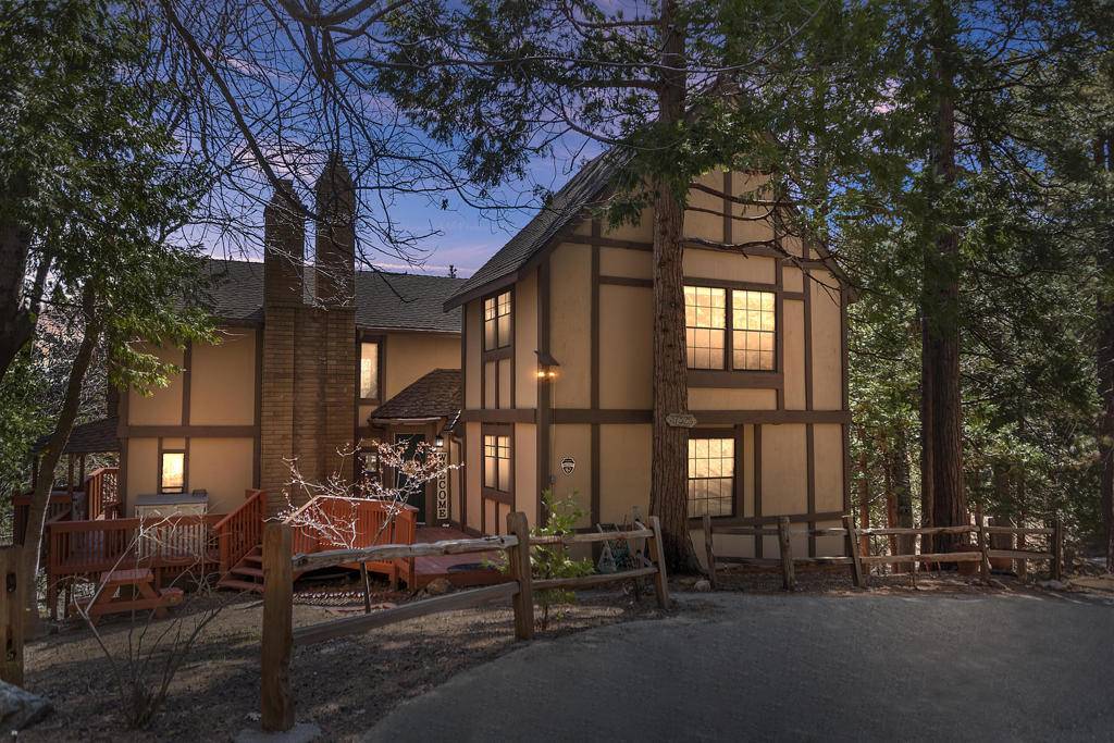 Lake Arrowhead, CA 92352,27325 Pinewood DR