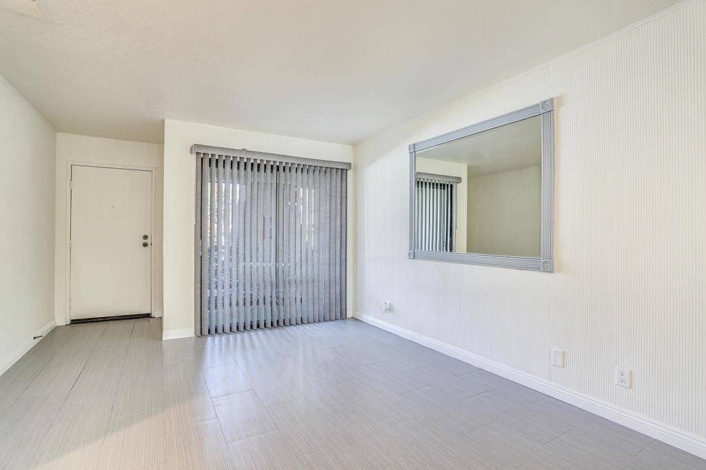 Palm Springs, CA 92262,2821 Los Felices CIR N #114