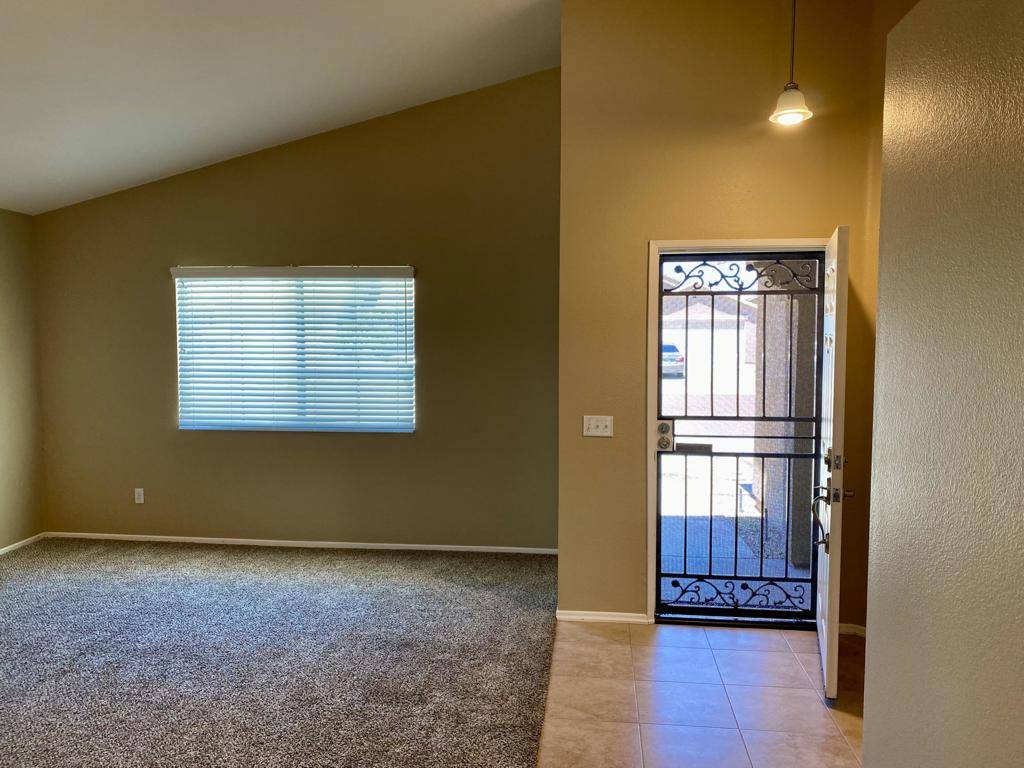 Victorville, CA 92392,13307 Gatewood CT