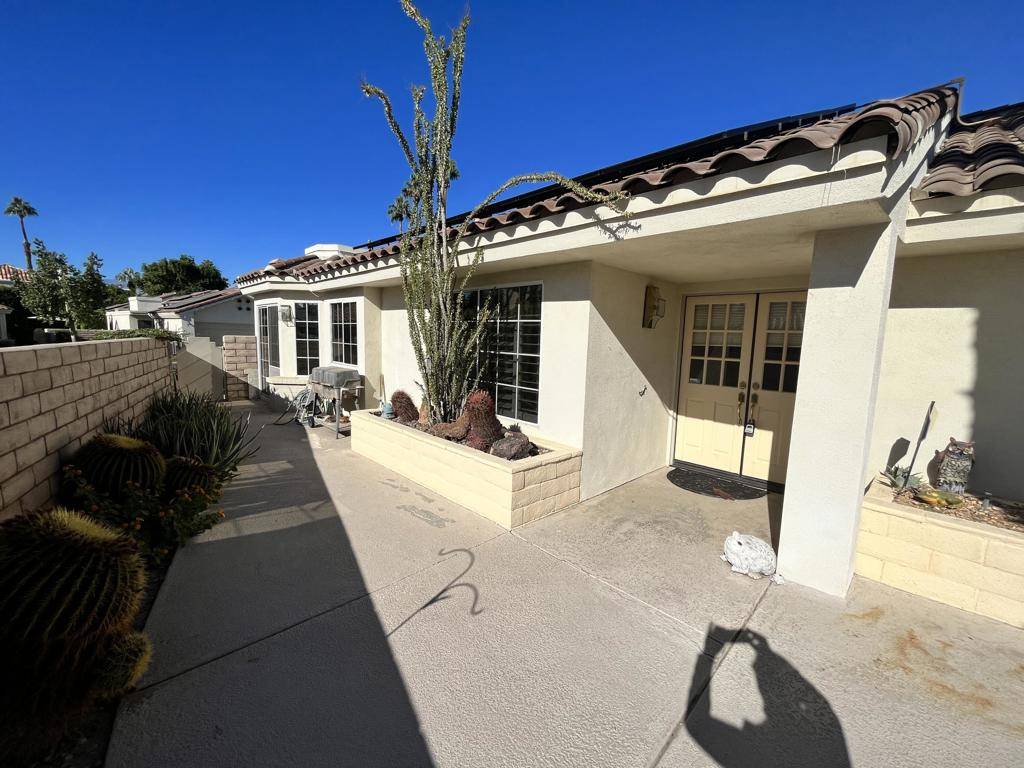 Palm Desert, CA 92211,43720 Via Montego