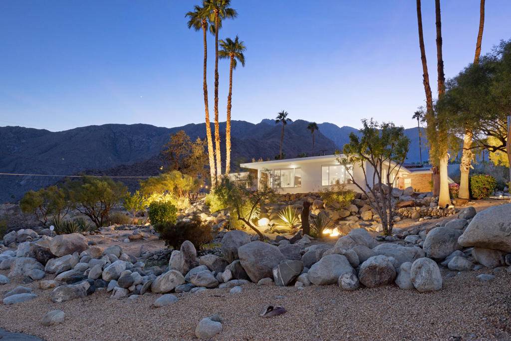 Palm Springs, CA 92262,901 W ViA Livorno