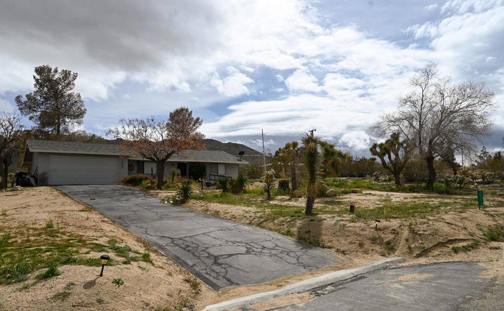 Joshua Tree, CA 92252,60619 Natoma TRL