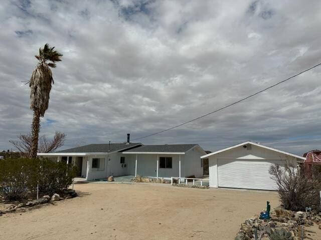 Joshua Tree, CA 92252,63726 La Brisa DR