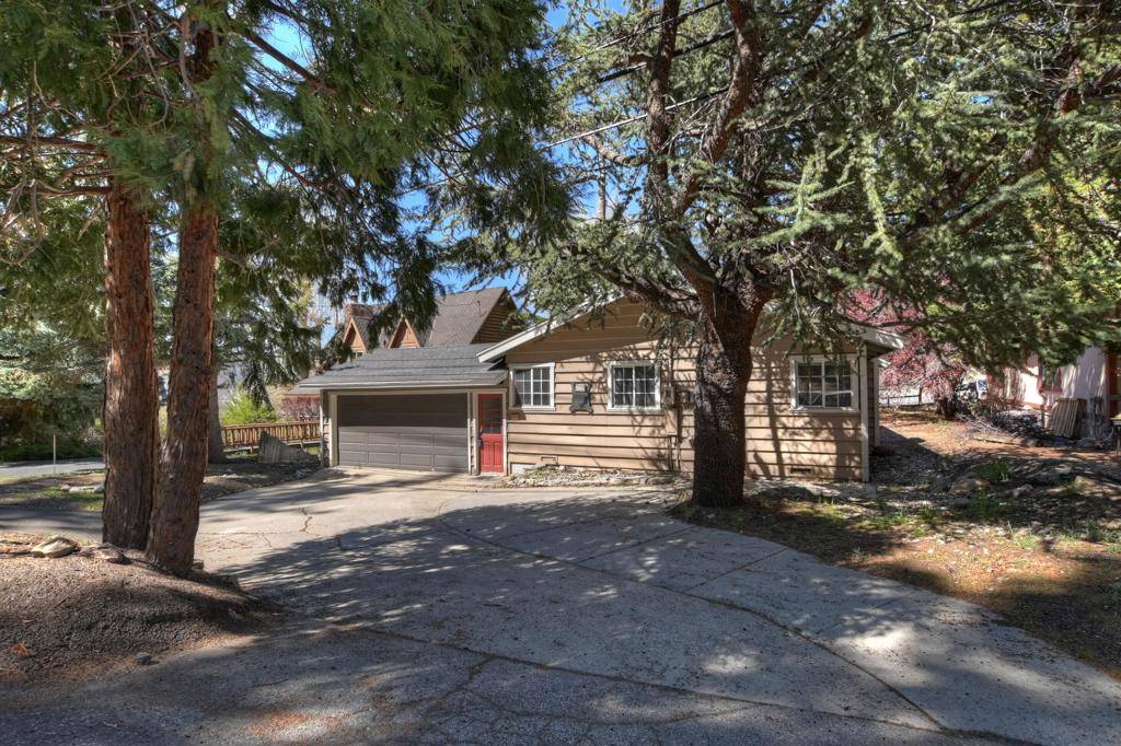 Big Bear, CA 92315,1137 Club View DR