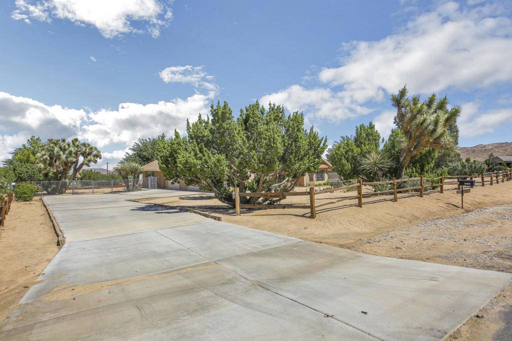 Yucca Valley, CA 92284,58686 Piedmont DR